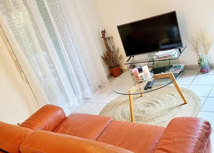 Cozy House Two Free Parking Spaces *